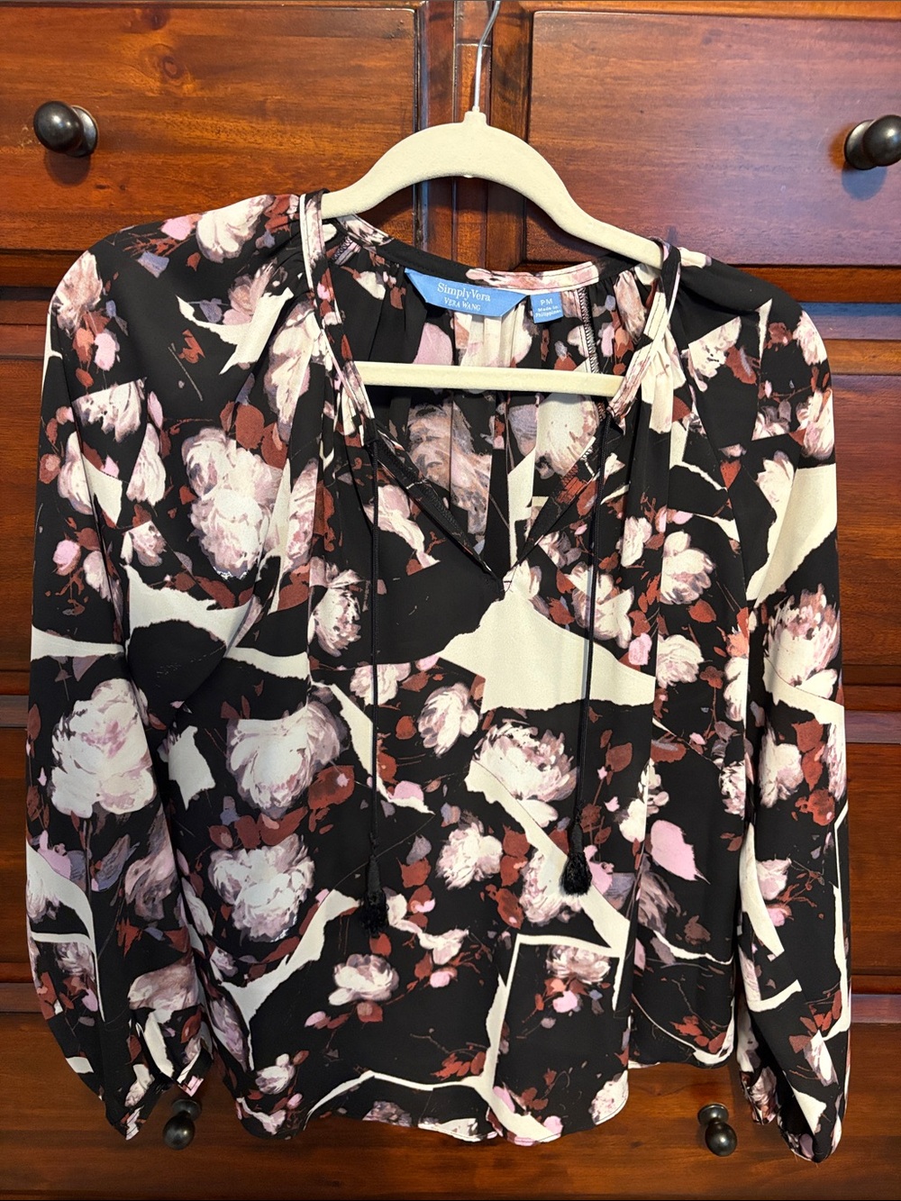 Simply Vera Vera Wang Black Floral Tie-Neck Blouse NWOT
